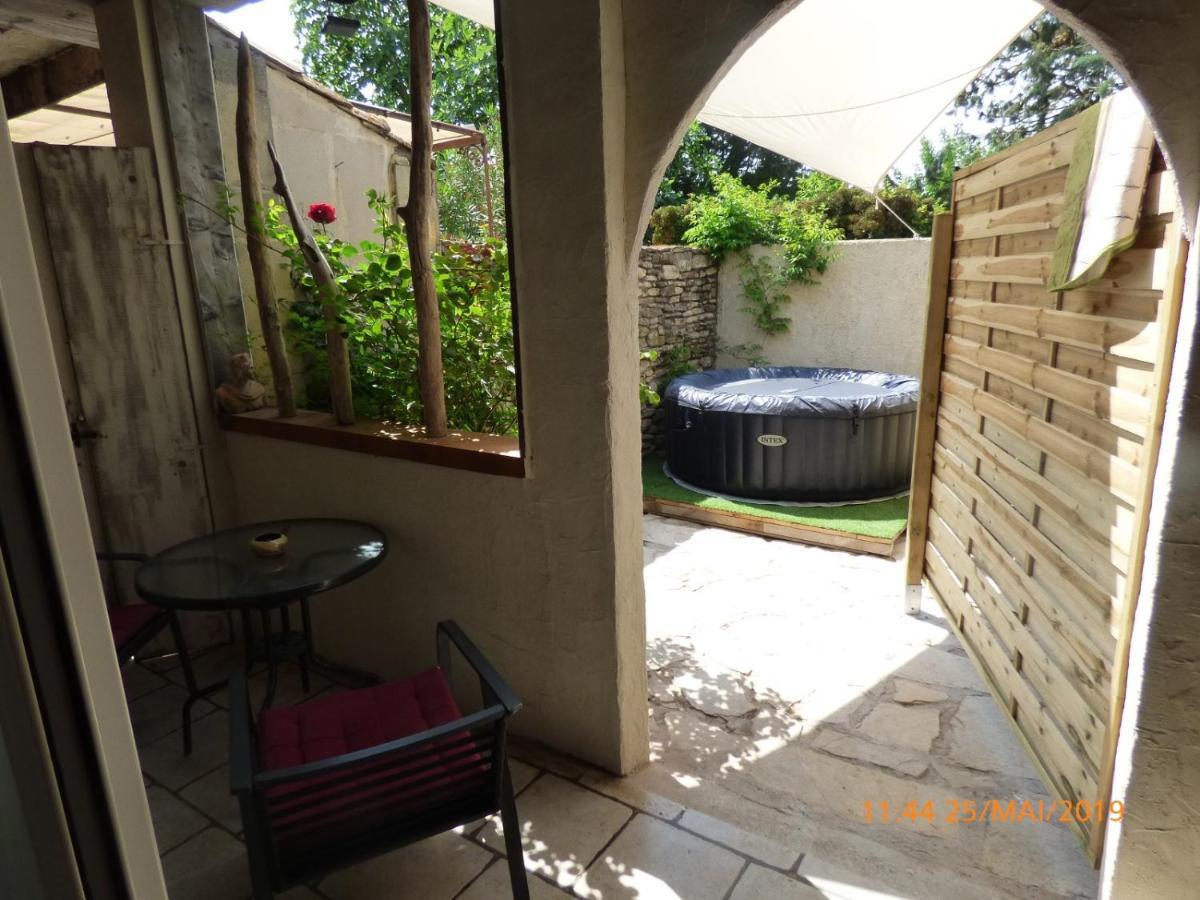 Mas Maurane-Chambre D'Hote Avec Spa Prive Aux Portes D'Arles Tarascon Exterior photo
